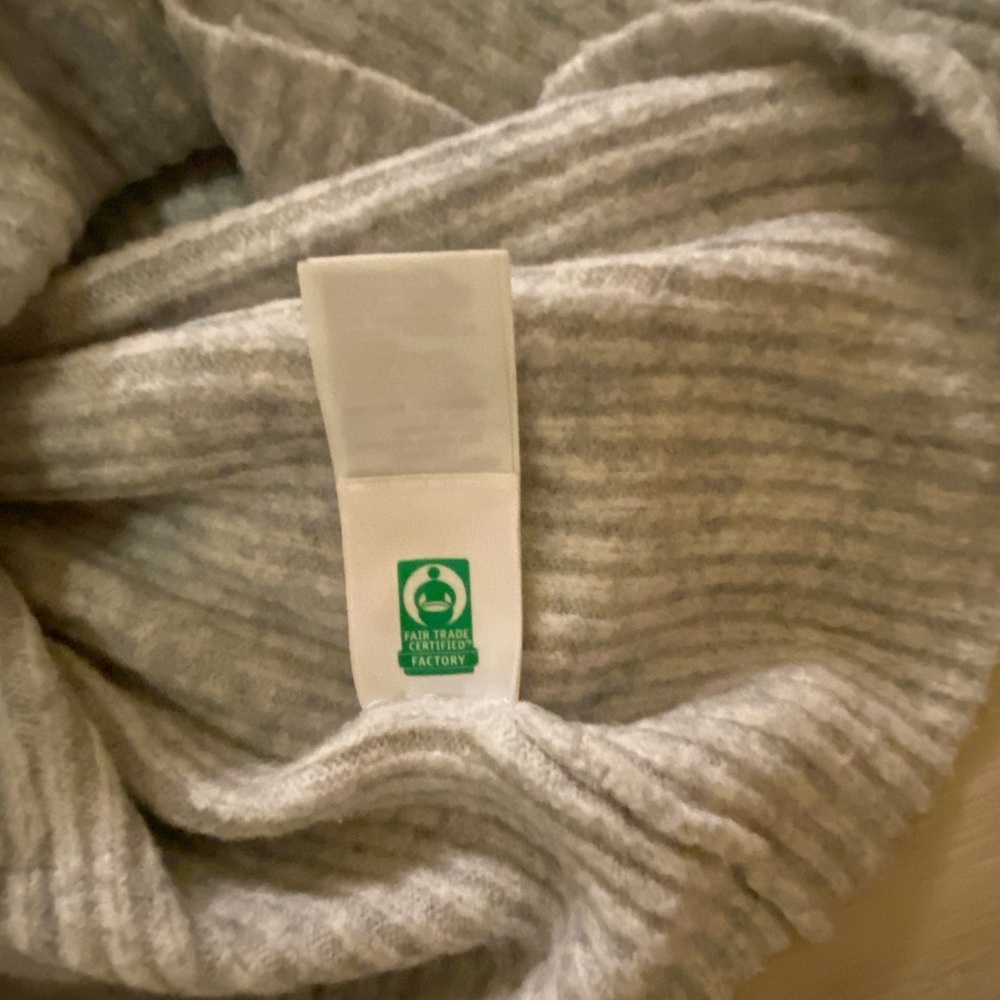 J Crew Puff Sleeve Extra Soft Sweater - Picture 7 of 8